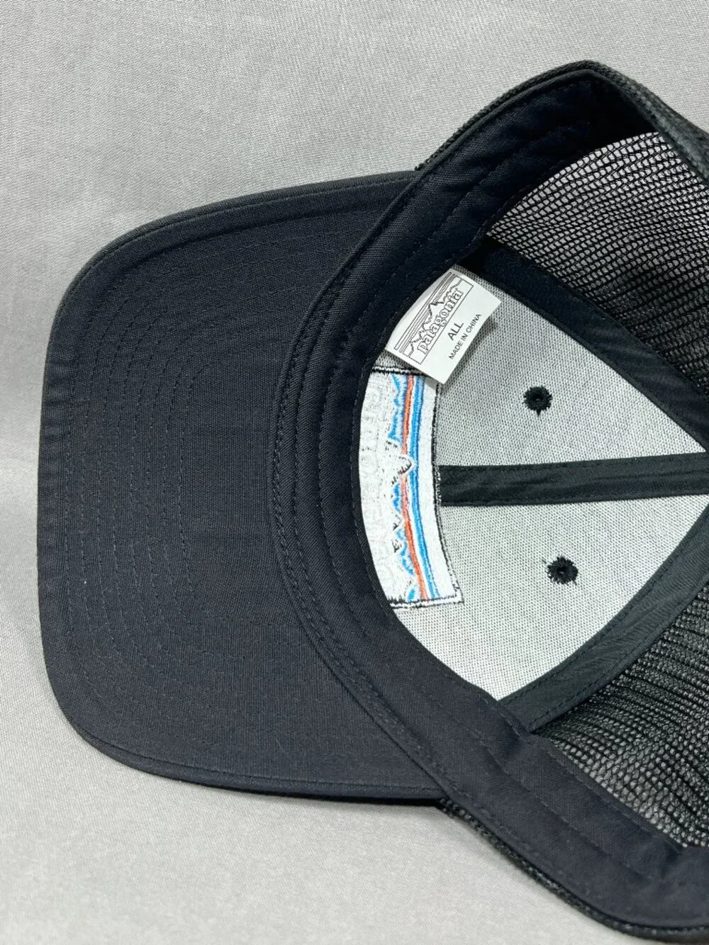 Patagonia P6 Trucker Hat Snapback Black Mesh Hiking Outdoor Adjustable Mens Cap
